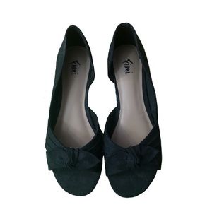 NWOT FIONI Women’s Black Flats (Open Toed)
